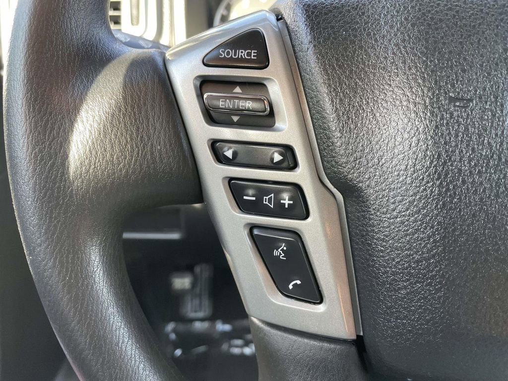 Used 2022 Nissan Titan SV image 31
