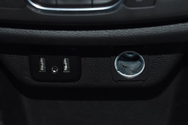 Used 2022 Chevrolet Traverse LS image 17