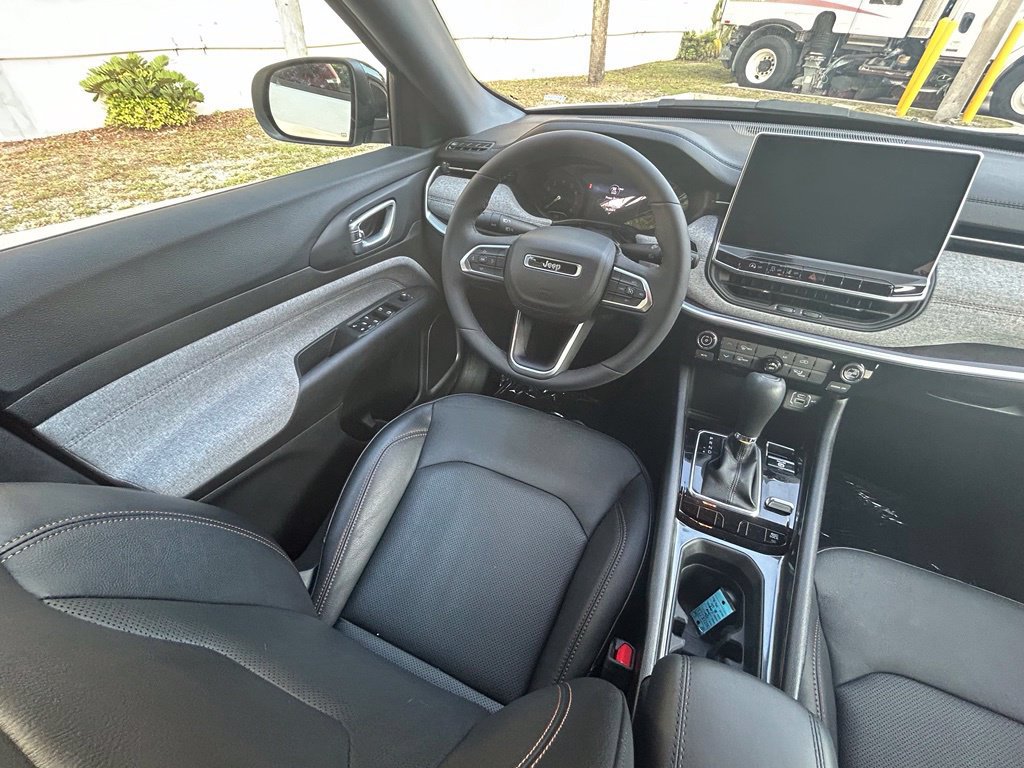 Used 2023 Jeep Compass Latitude AWD/4WD image 9