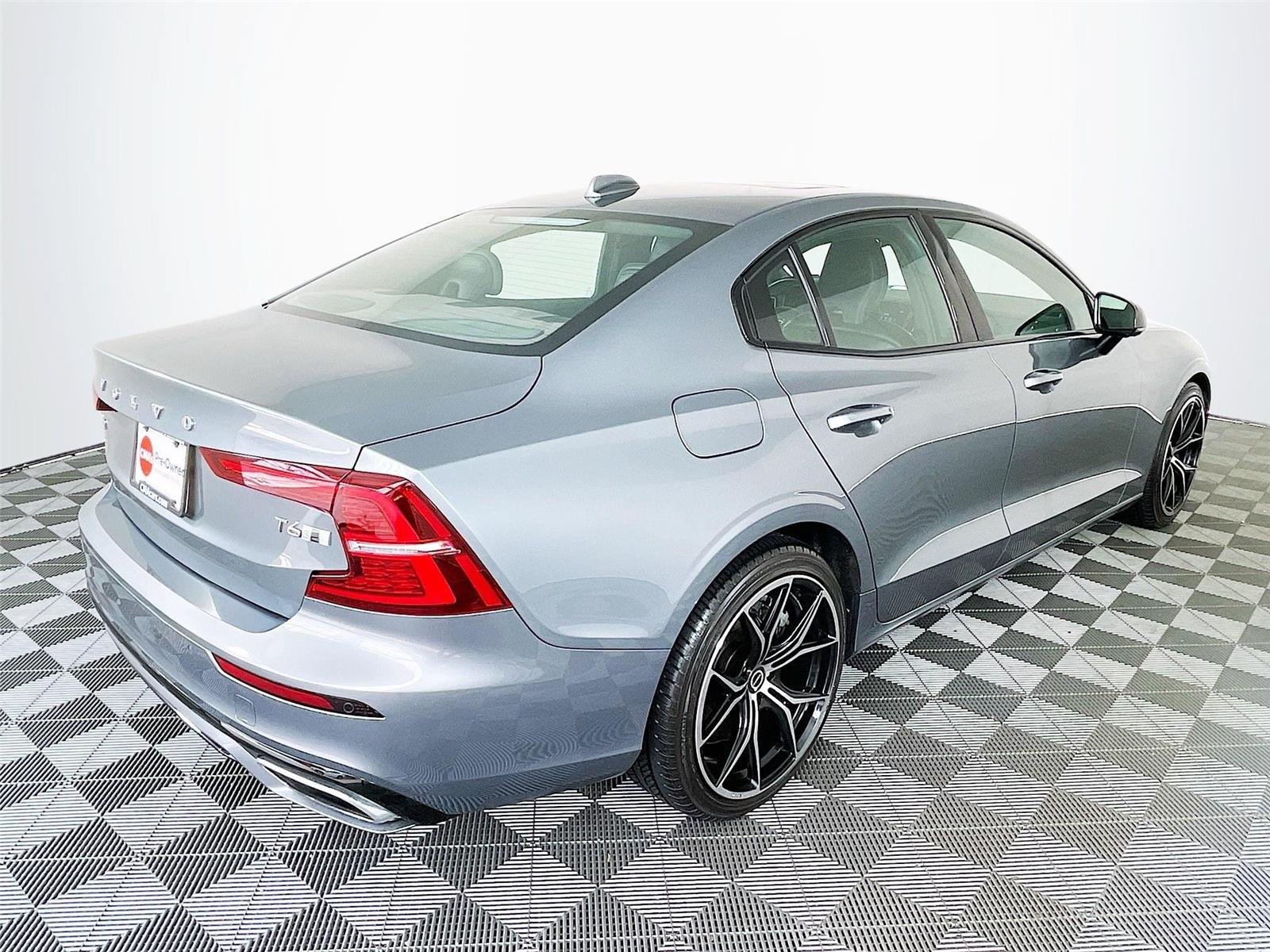 Used 2019 Volvo S60 T6 R-Design AWD/4WD image 9