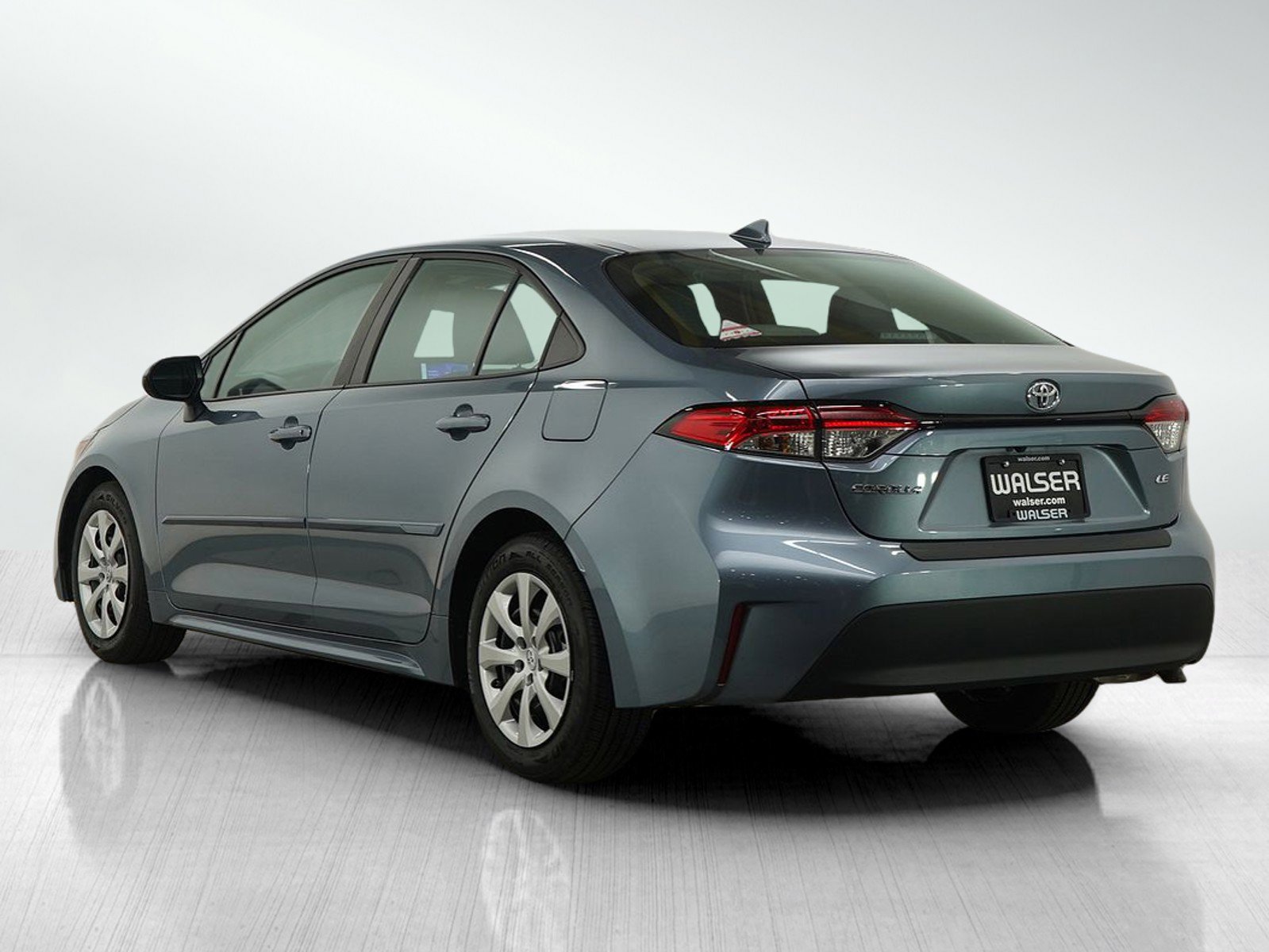 Used 2023 Toyota Corolla LE image 3