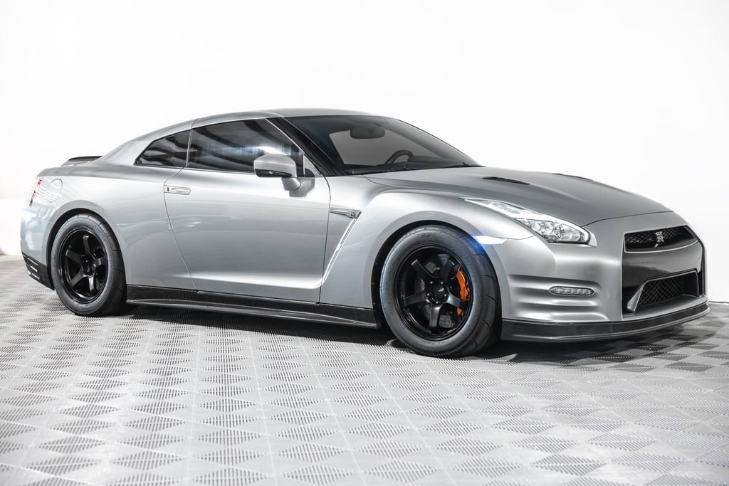 Used 2015 Nissan GT-R Black Edition AWD/4WD image 4