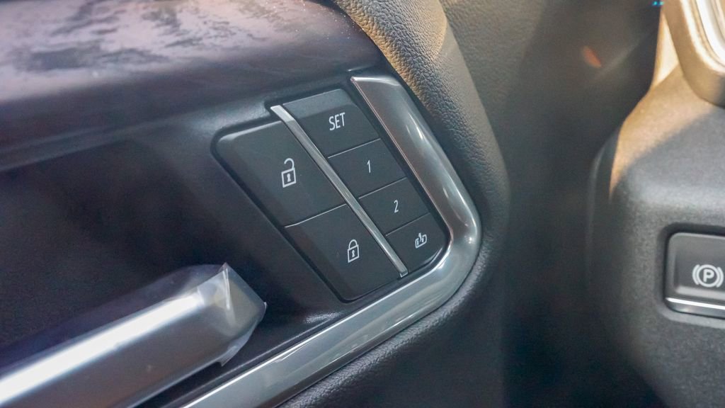 New 2025 GMC Sierra 2500 SLT w/ SLT Premium Package image 26