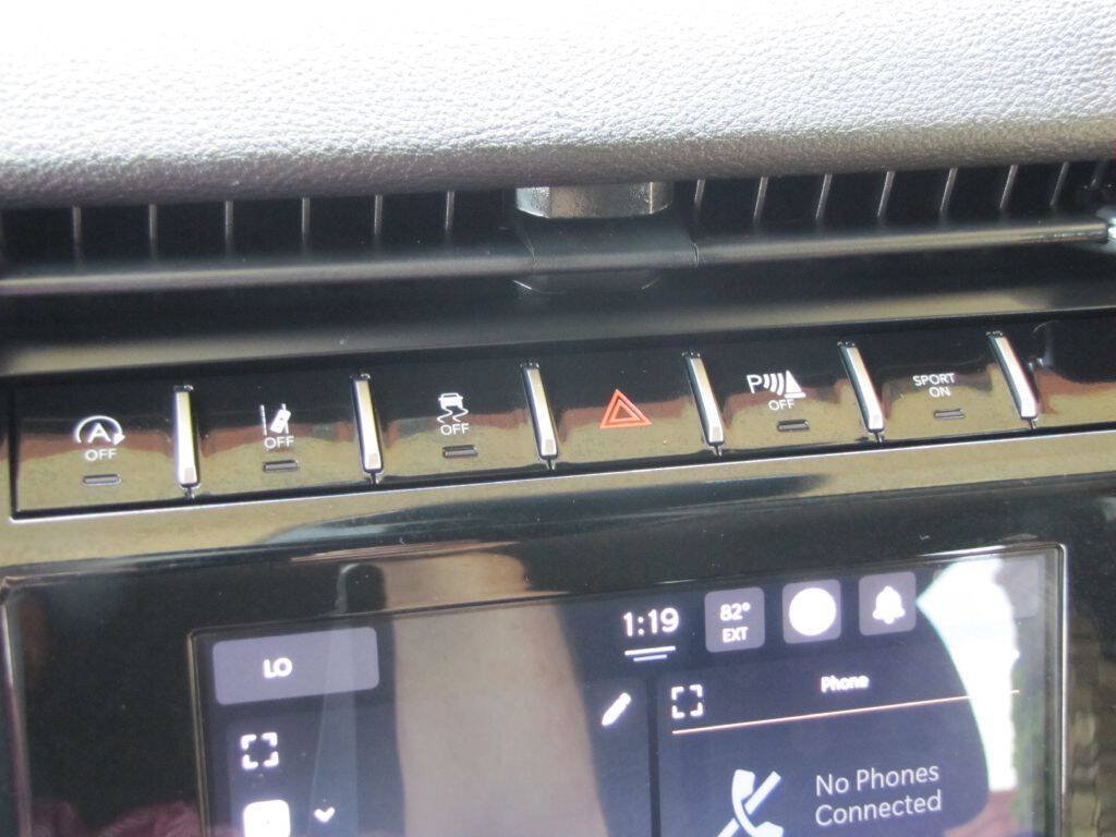 Used 2023 Jeep Grand Cherokee L Laredo RWD image 39