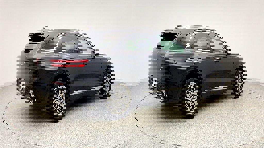 Used 2025 Genesis GV70 2.5T w/ Select Package image 5