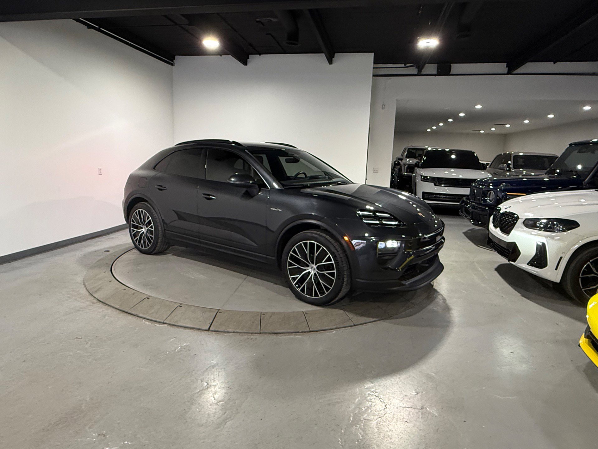 Used 2024 Porsche Macan 4 Electric w/ Premium Package image 15