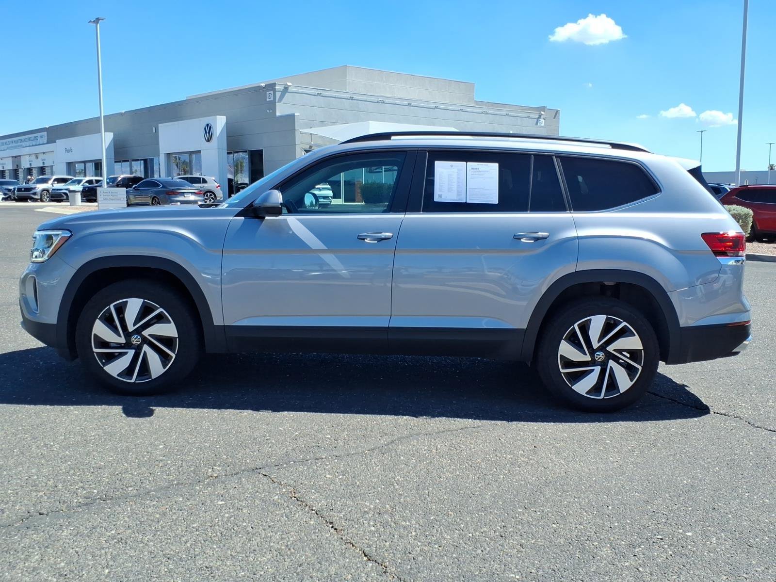 Certified 2026 Volkswagen Atlas SE w/ Panoramic Sunroof Package FWD image 4