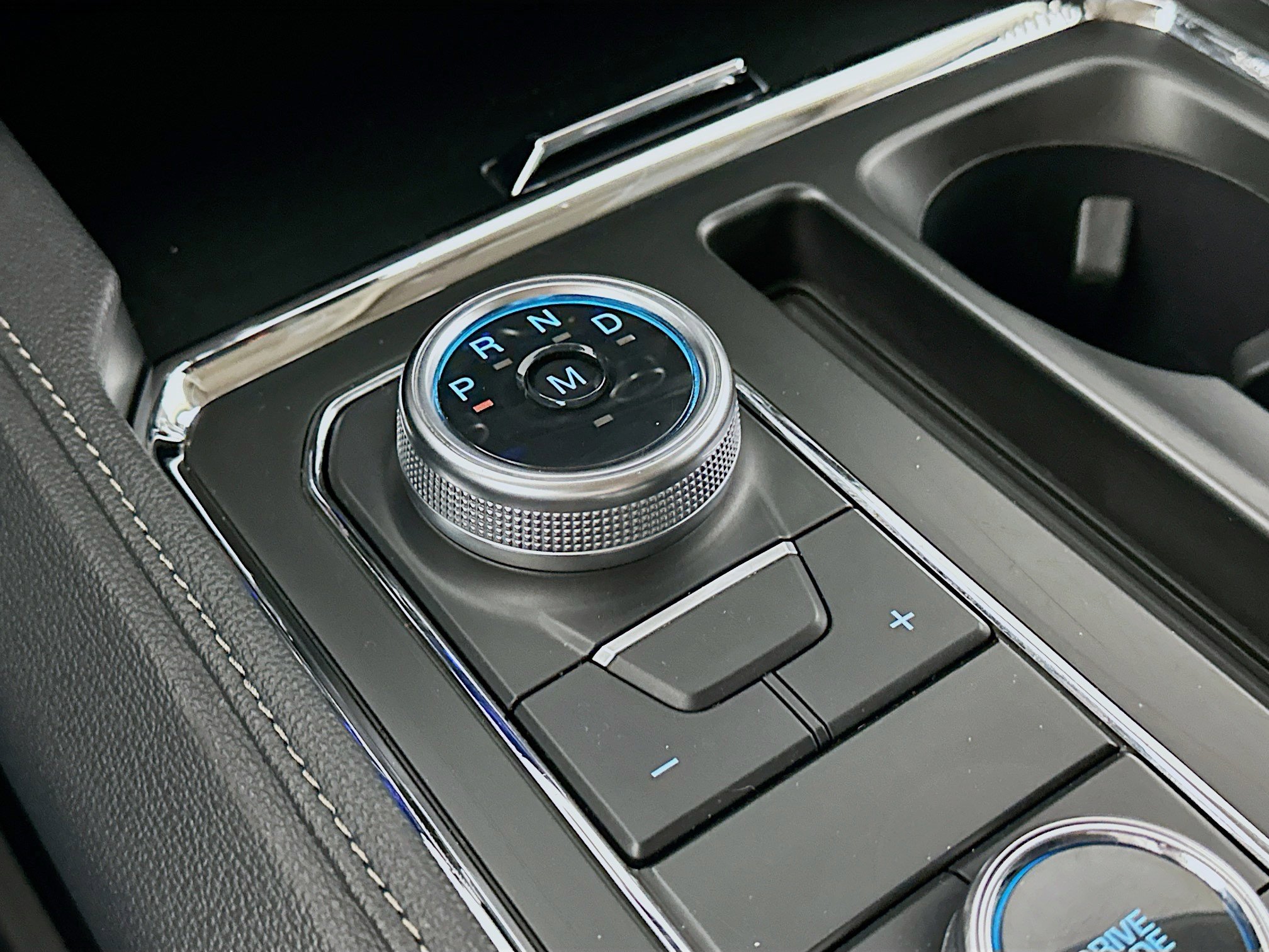 Used 2024 Ford Expedition XLT image 25