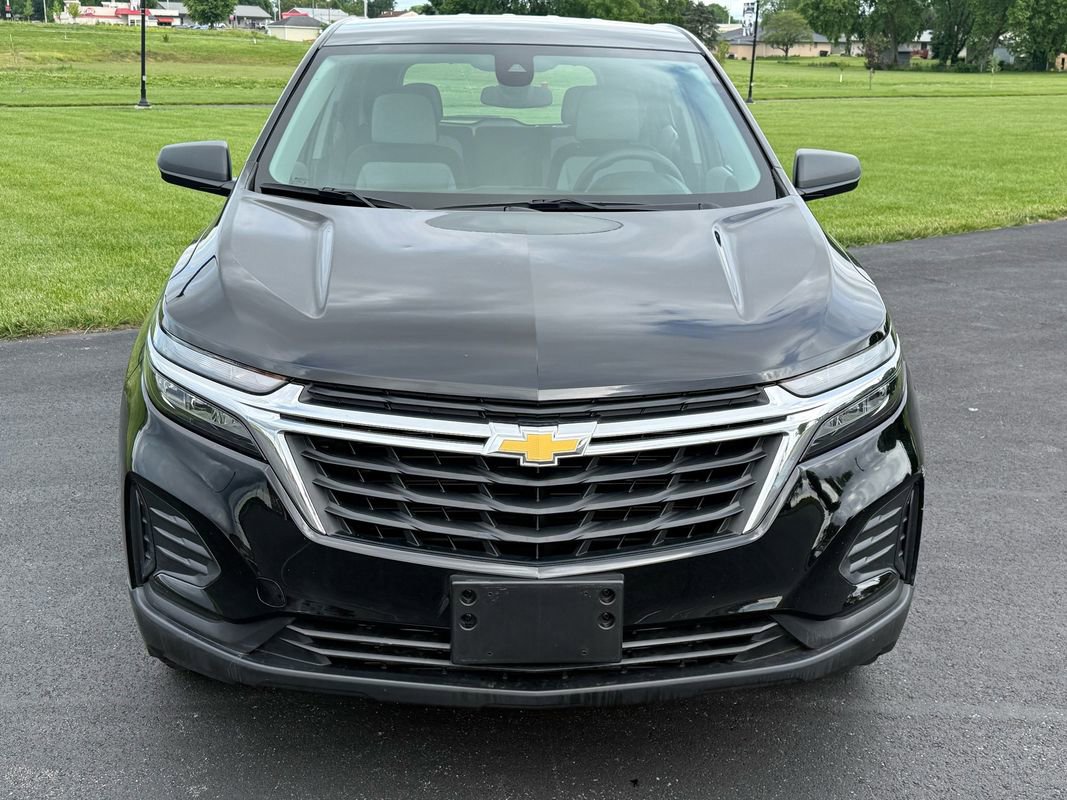 Used 2024 Chevrolet Equinox LS AWD/4WD image 2