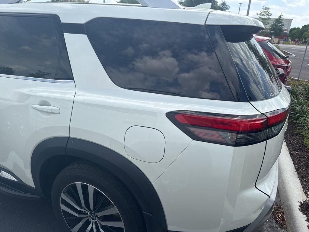 Used 2023 Nissan Pathfinder Platinum FWD image 7