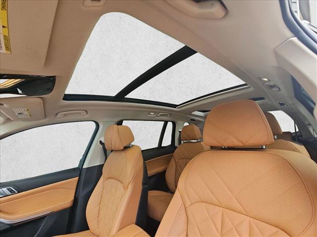 Used 2023 BMW X7 xDrive40i w/ Premium Package AWD/4WD image 16