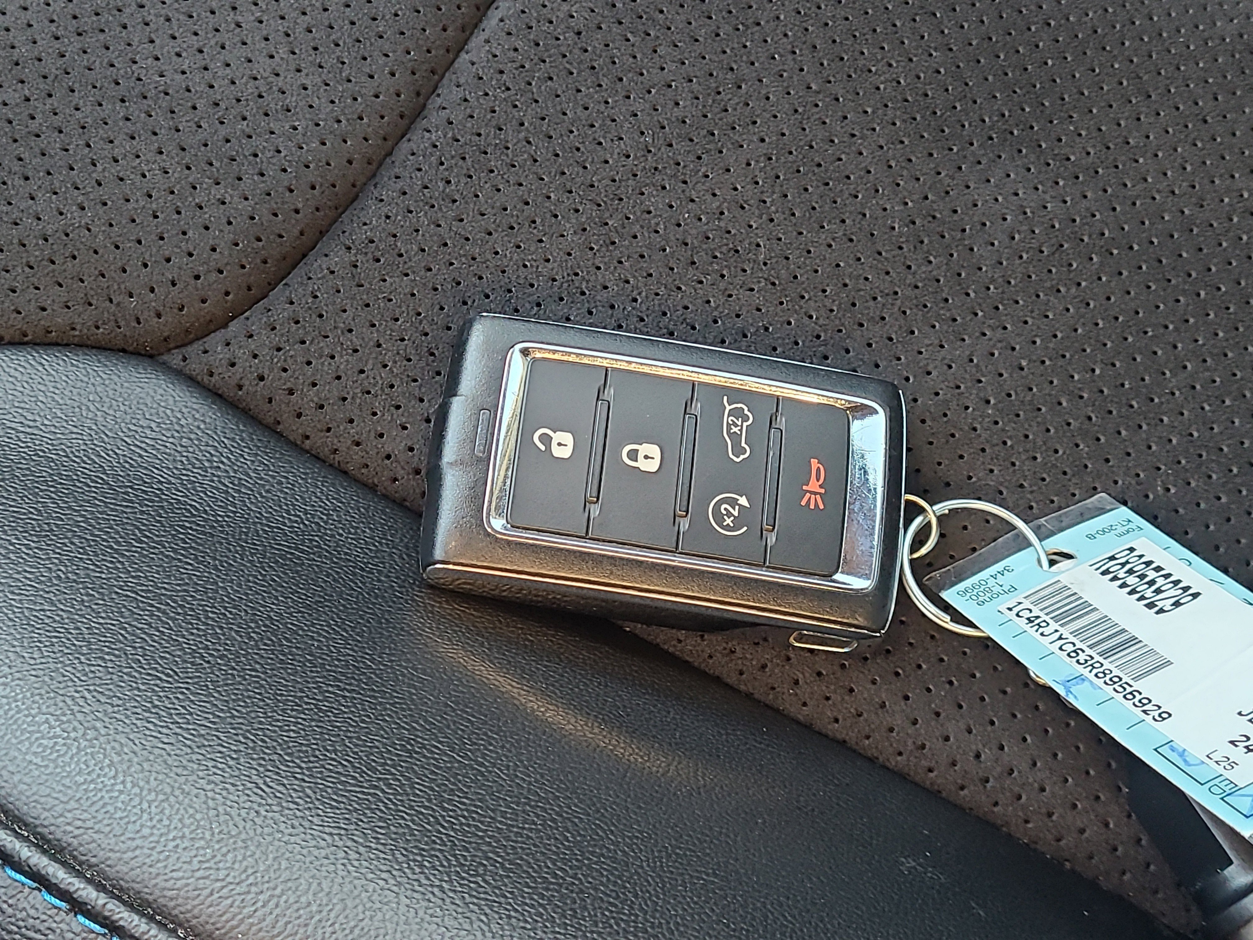 Used 2024 Jeep Grand Cherokee Trailhawk image 30