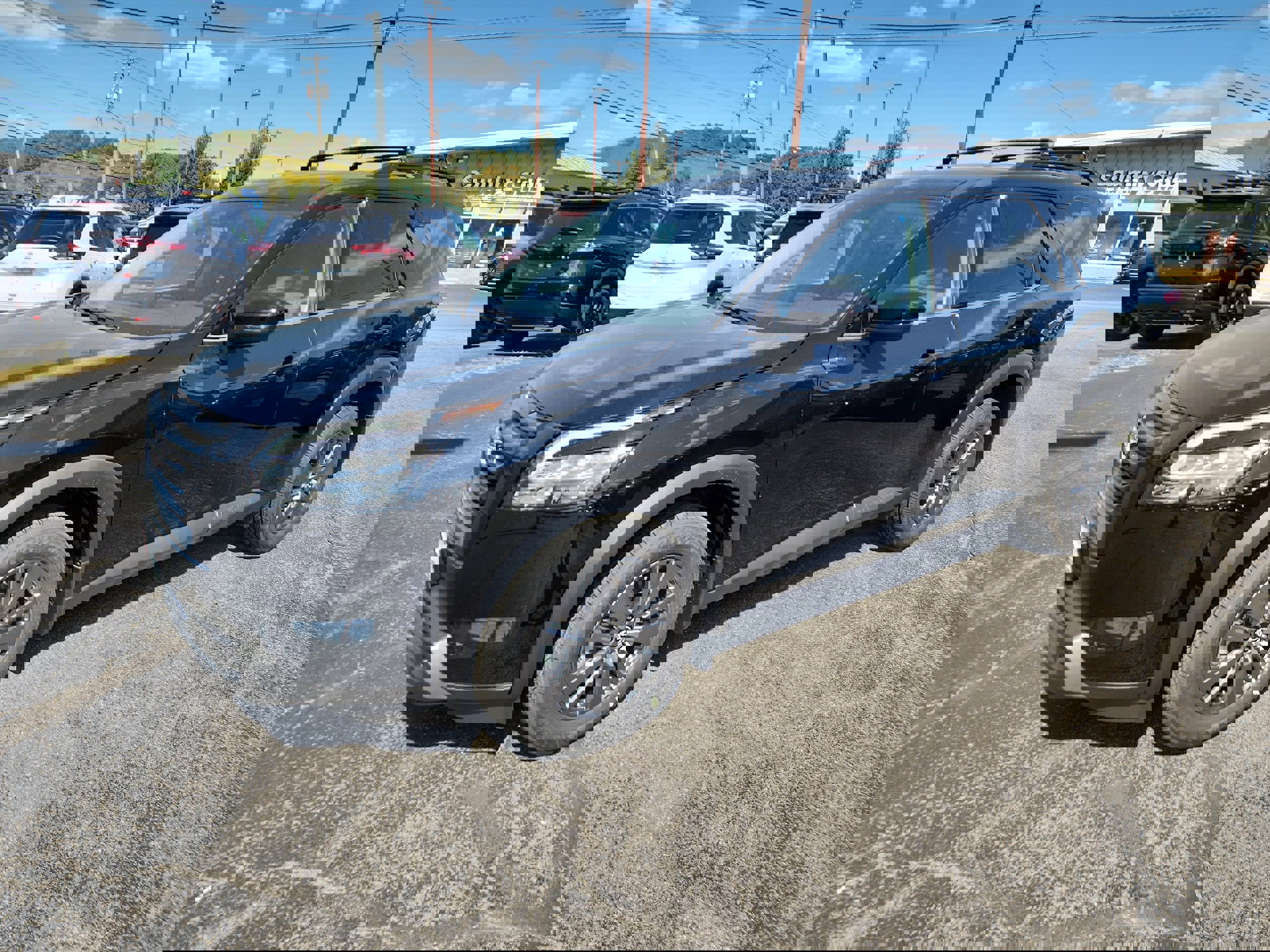 New 2025 Nissan Pathfinder SV w/ Black Appearance Package image 4