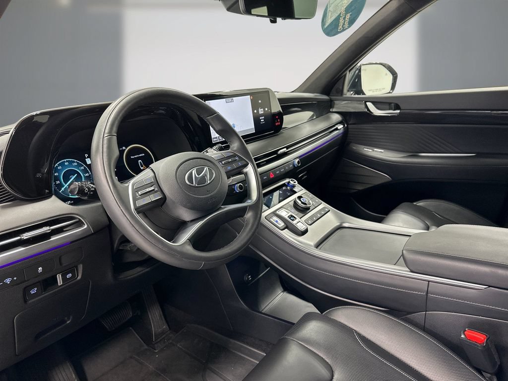 Certified 2025 Hyundai Palisade Calligraphy FWD image 14