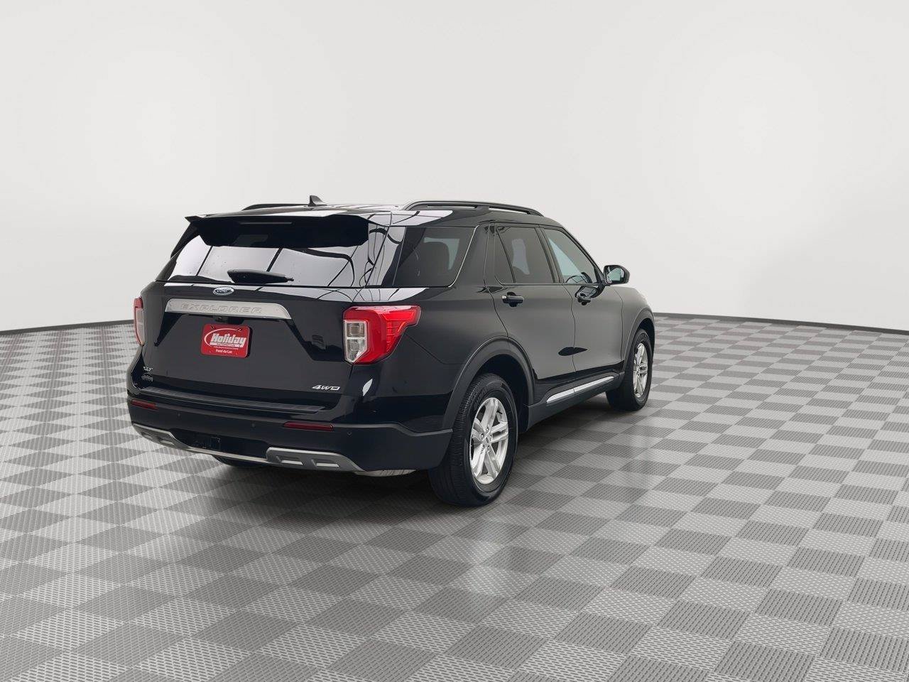 Certified 2024 Ford Explorer XLT w/ Equipment Group 202A AWD/4WD image 41