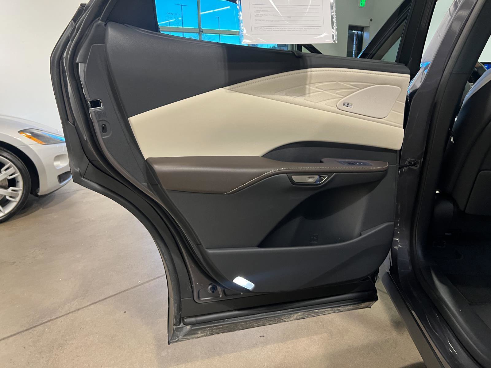 Used 2026 Lexus RX 450h AWD w/ Convenience Package image 32