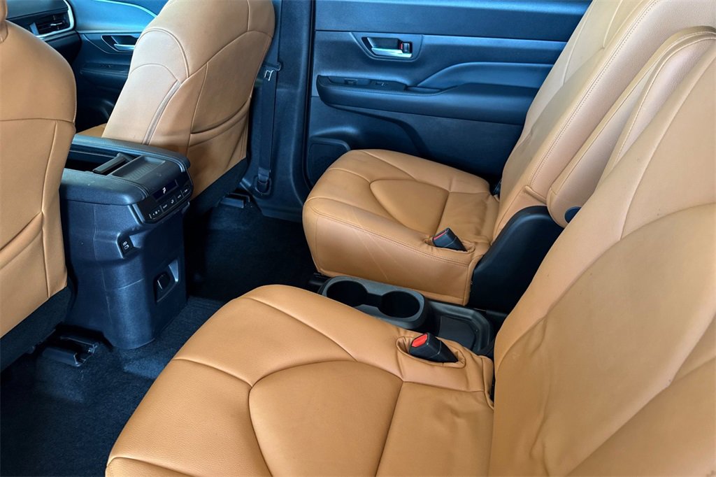 Used 2024 Toyota Grand Highlander XLE image 5