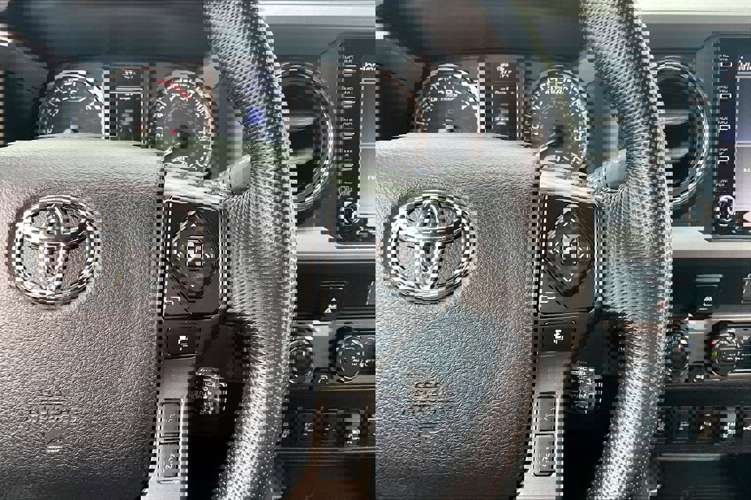 Used 2023 Toyota Tacoma TRD Off-Road image 24