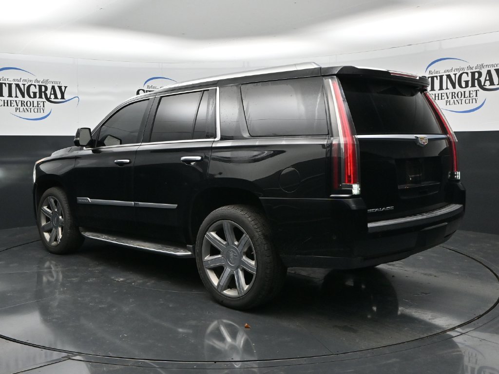 Used 2017 Cadillac Escalade Luxury AWD/4WD image 5