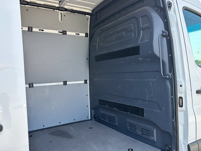 Used 2025 Mercedes-Benz Sprinter 2500 image 12