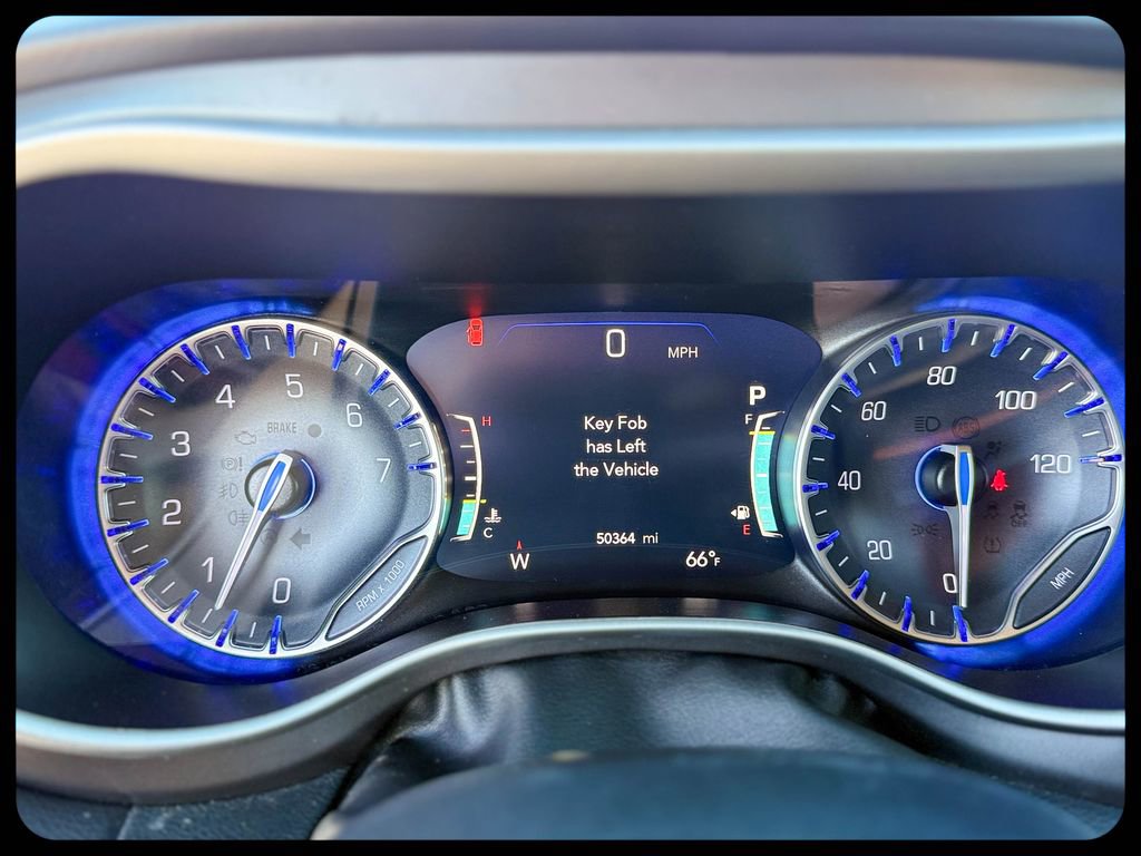 Used 2024 Chrysler Pacifica Touring-L image 43