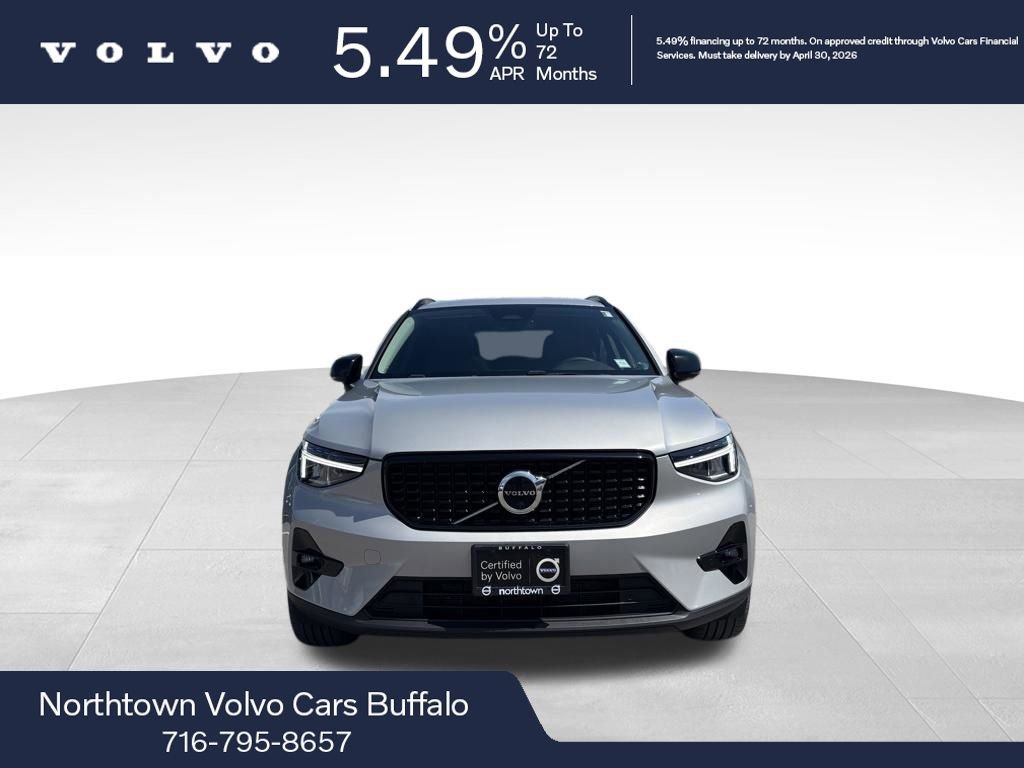 Used 2023 Volvo XC40 B5 Plus w/ Driver Assist Package AWD/4WD image 4