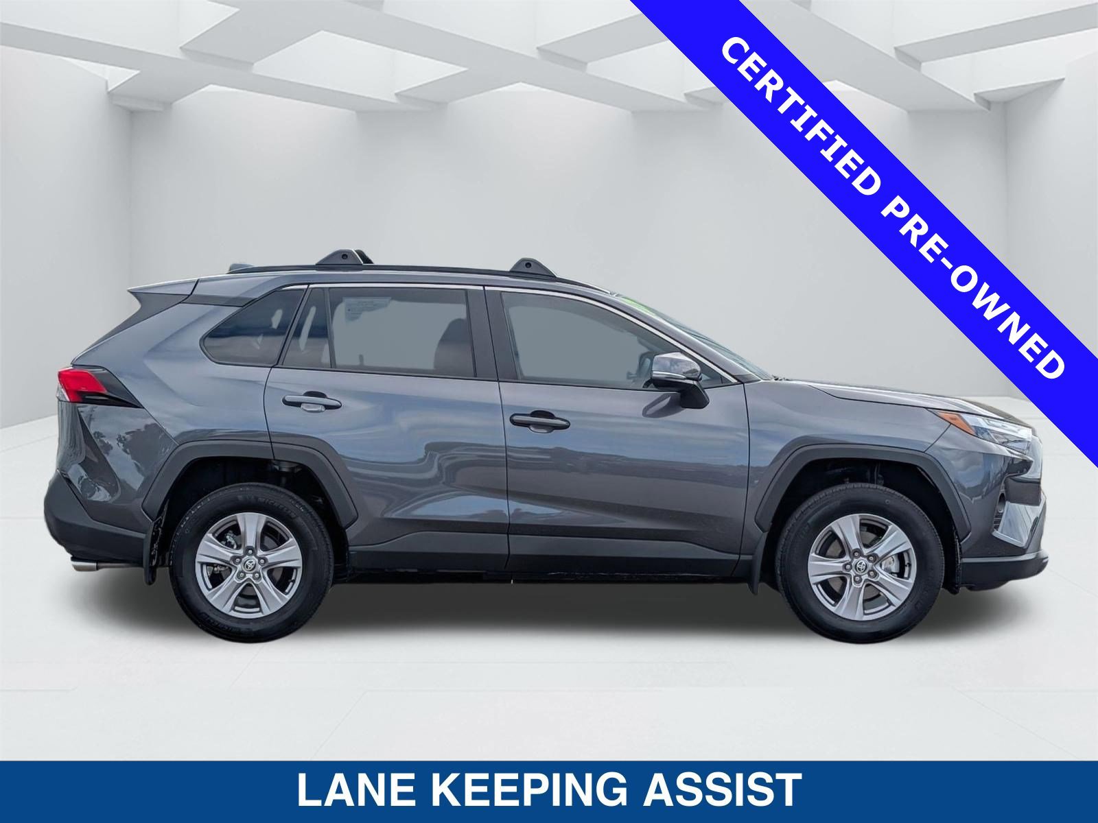 Used 2025 Toyota RAV4 XLE image 3