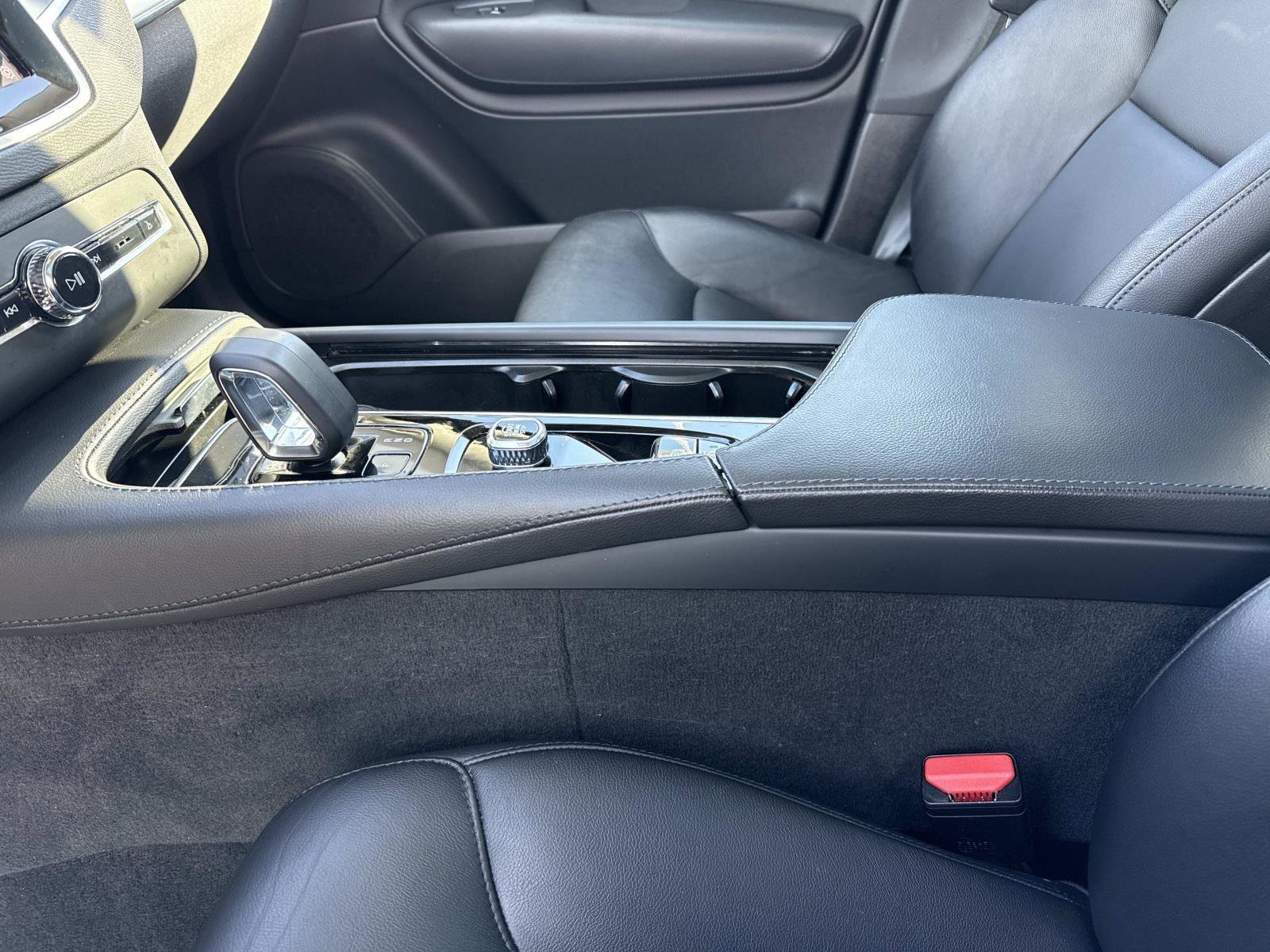 Used 2023 Volvo XC90 B5 Core w/ Protection Package Premier image 15