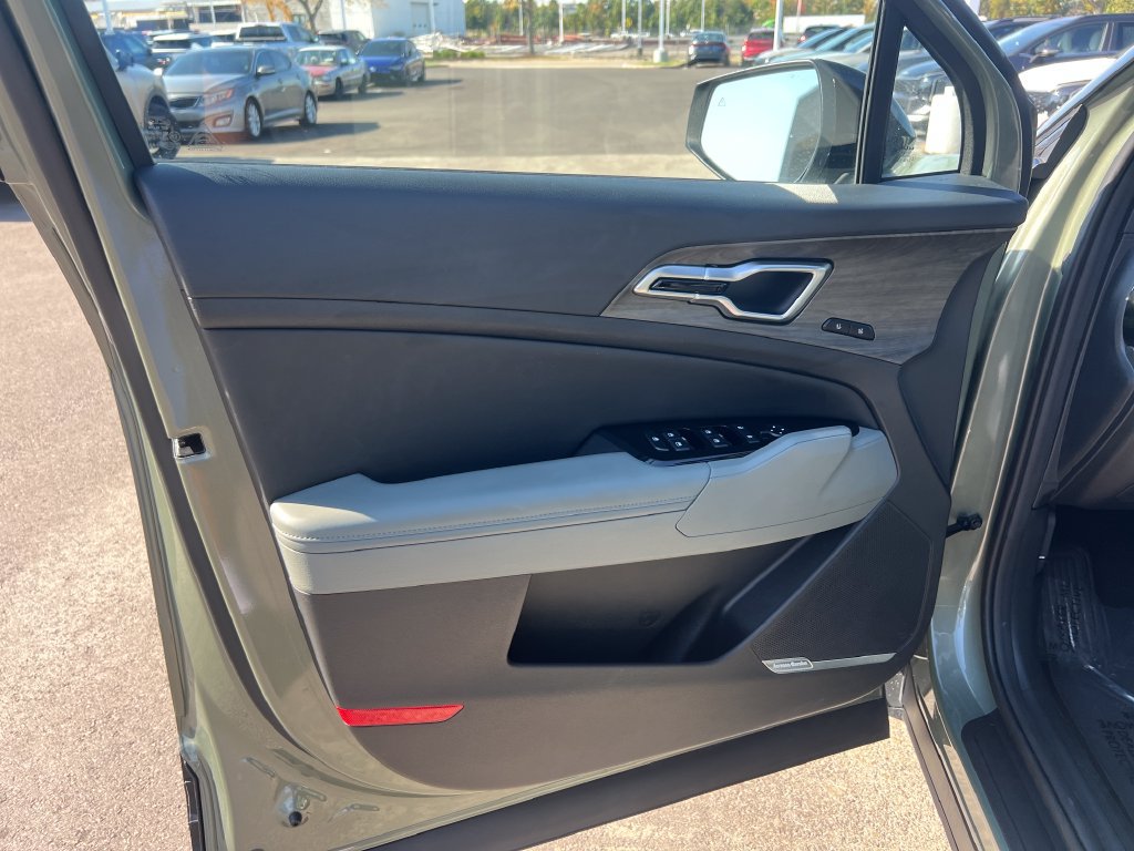 Certified 2025 Kia Sportage X-Pro AWD/4WD image 11