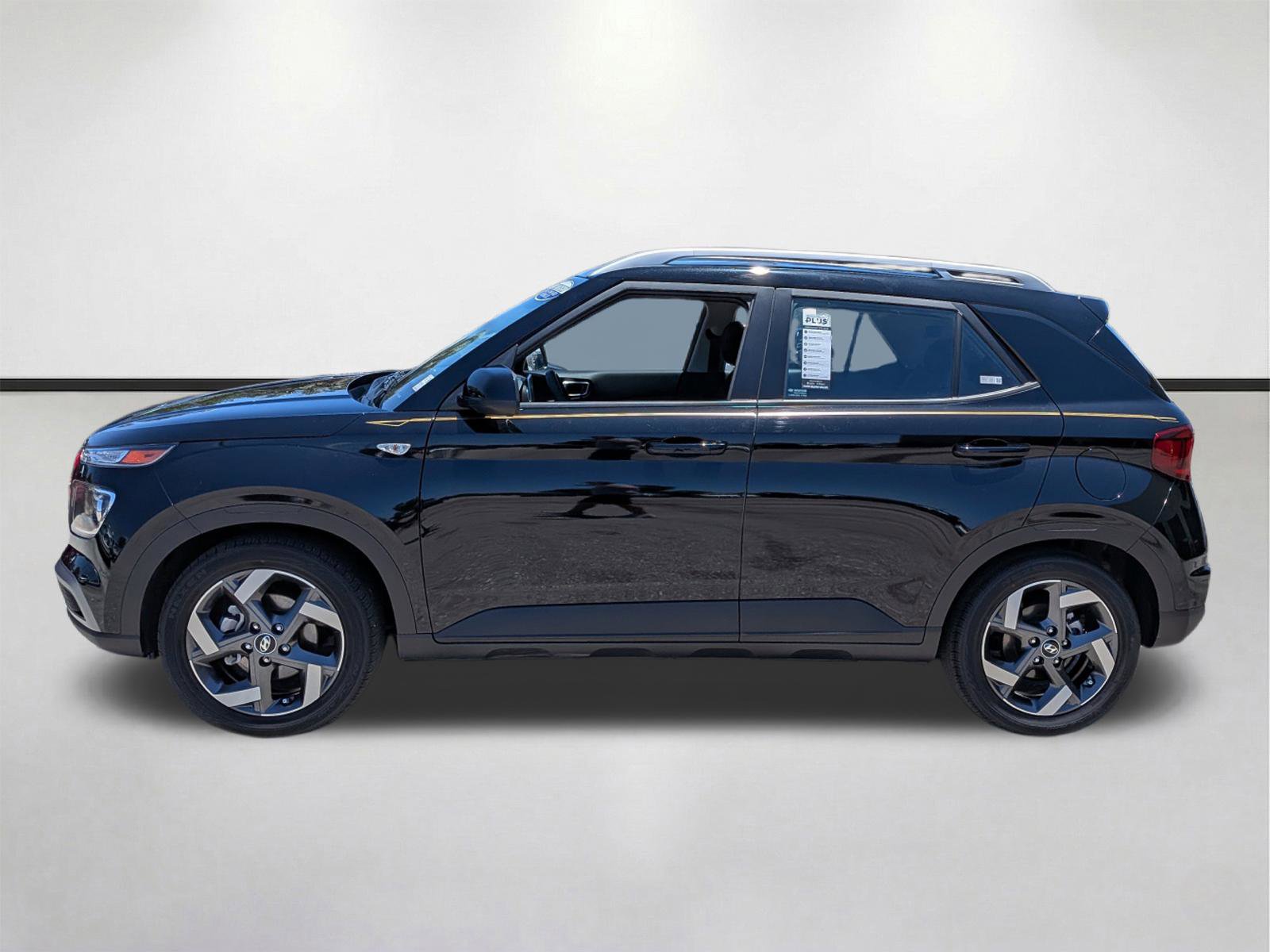 Used 2023 Hyundai Venue SEL FWD image 7
