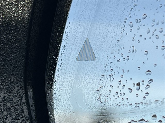 Used 2023 Jeep Grand Cherokee Laredo image 34