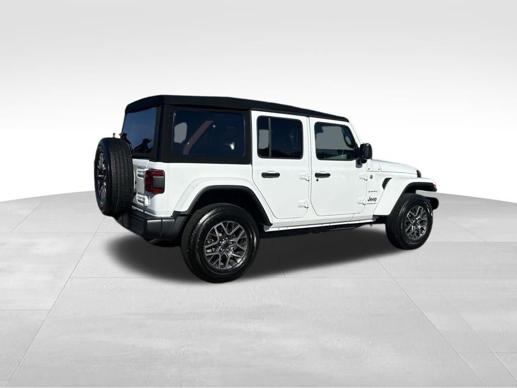 Used 2024 Jeep Wrangler Sahara image 5