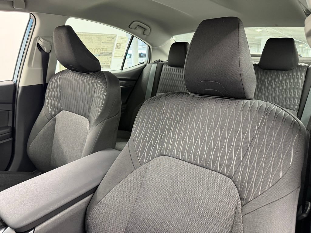Used 2026 Toyota Camry LE w/ Convenience Package FWD image 19