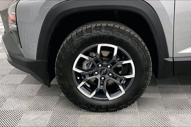 Used 2025 Chevrolet Equinox ACTIV w/ Convenience Package III FWD image 10