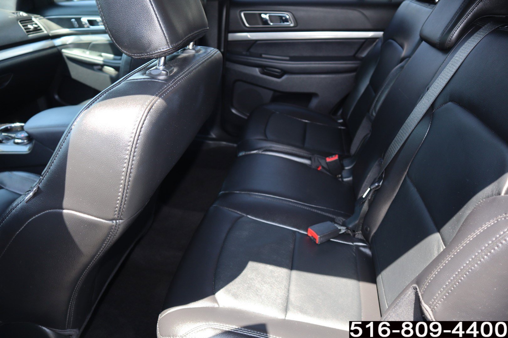 Used 2018 Ford Explorer XLT w/ Equipment Group 202A AWD/4WD image 16