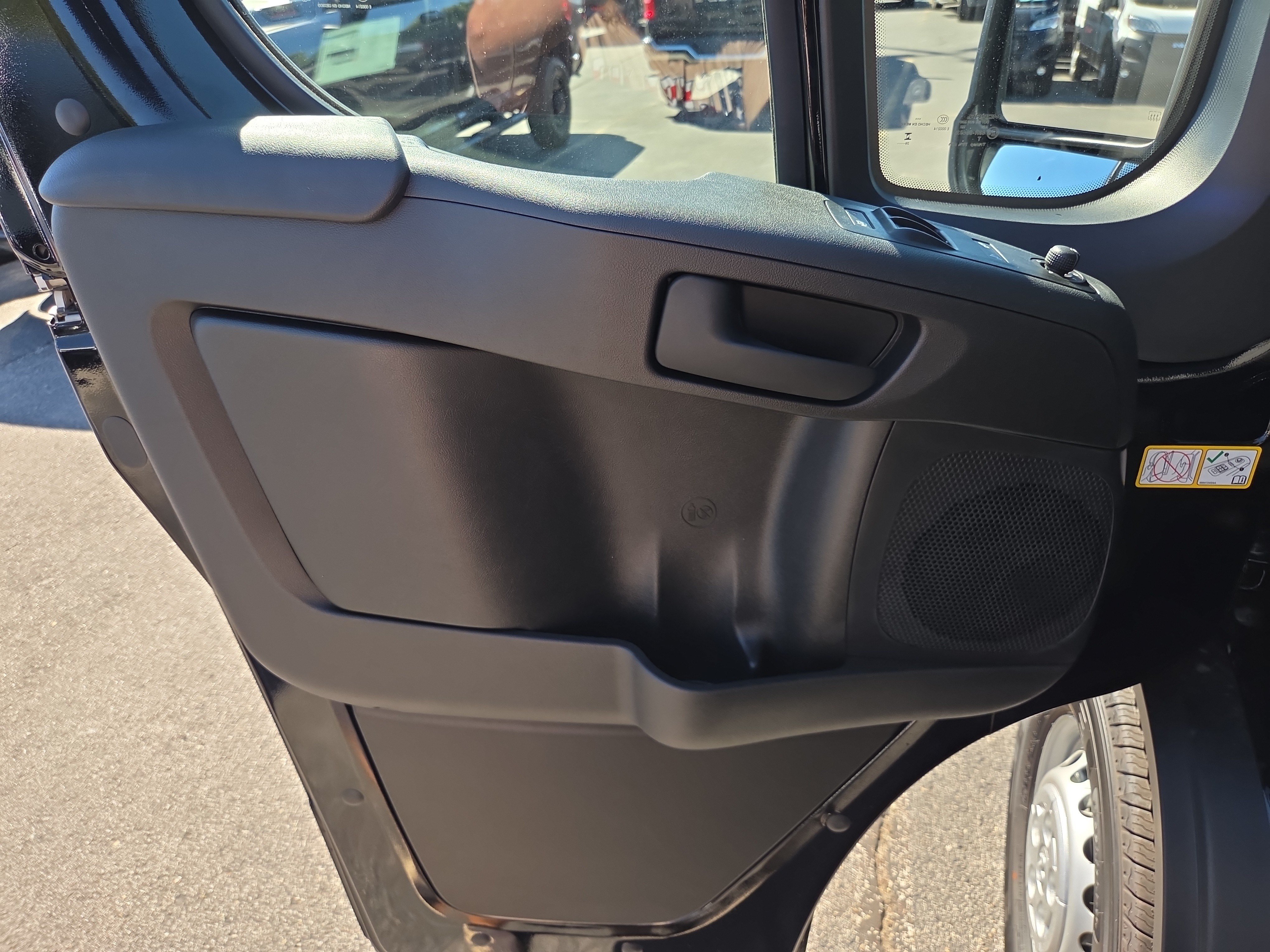 New 2027 RAM ProMaster 1500 w/ Convenience Group FWD image 5