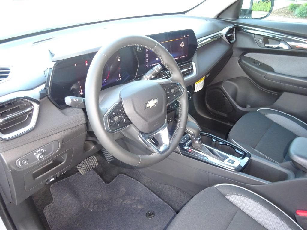 New 2026 Chevrolet TrailBlazer LT w/ Convenience Package FWD image 11