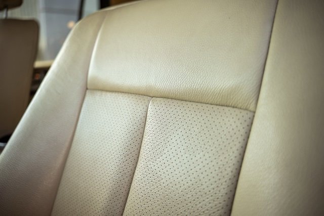 Used 2013 Ford Expedition XLT image 11