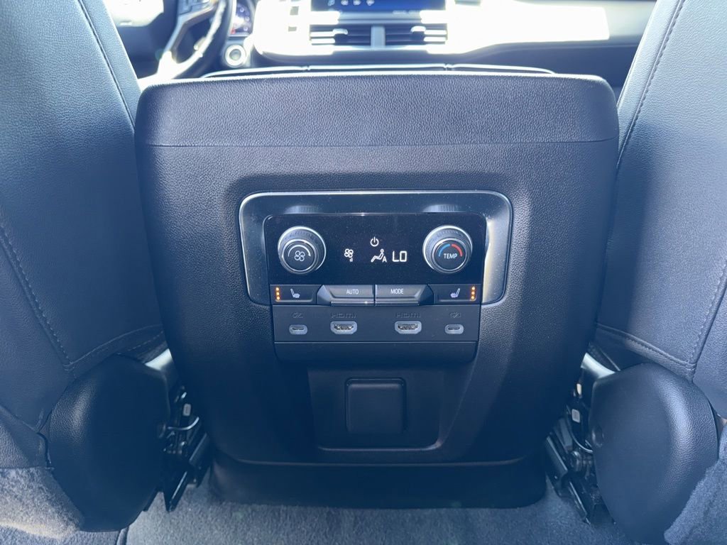Used 2024 Chevrolet Suburban High Country w/ Advanced Technology Package AWD/4WD image 16