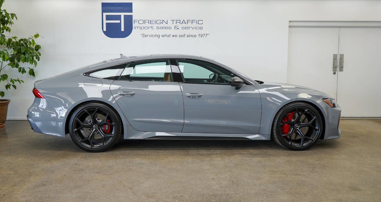 Used 2025 Audi RS 7 Performance AWD/4WD image 16