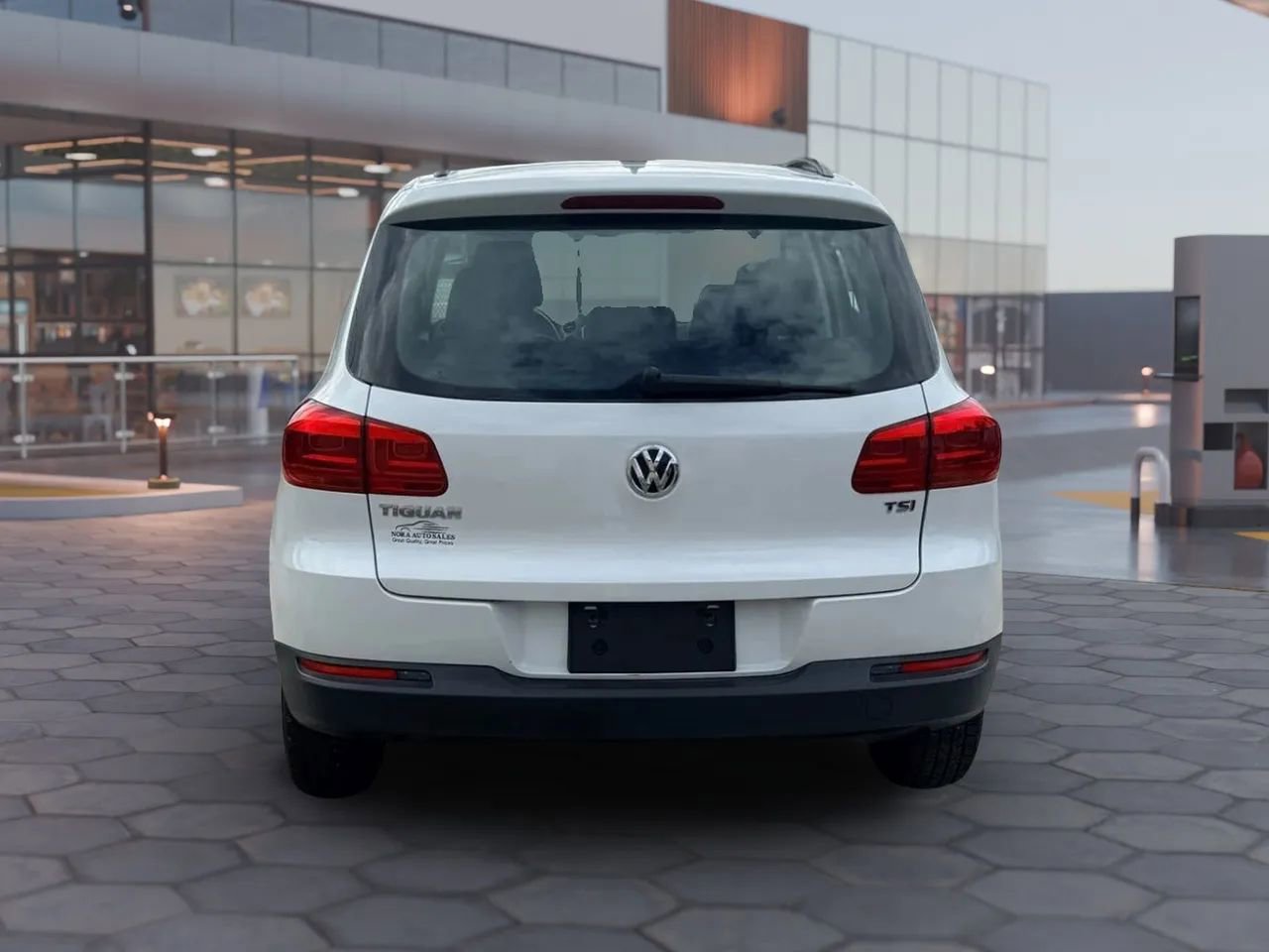 Used 2017 Volkswagen Tiguan S image 13