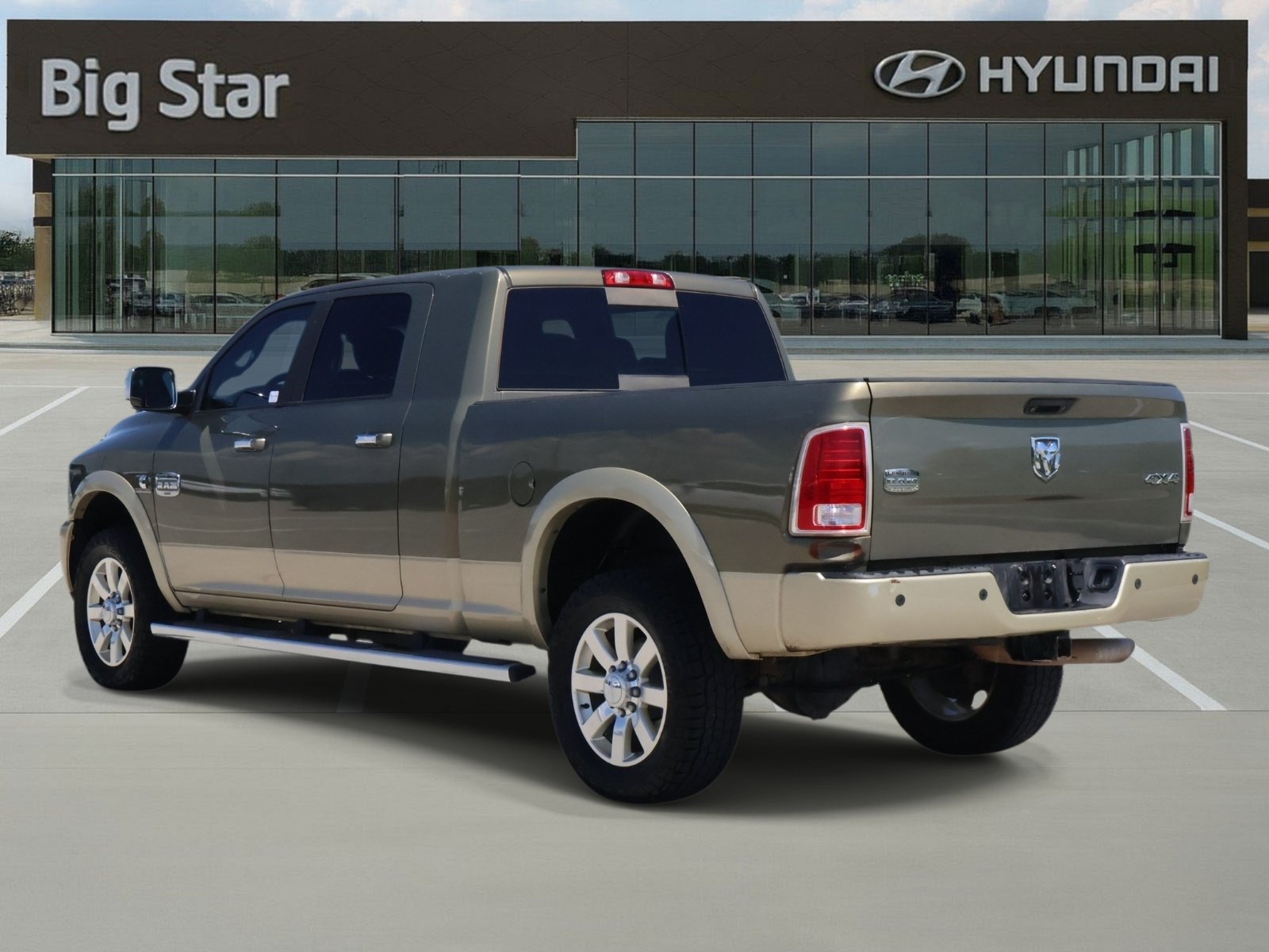 Used 2015 RAM 2500 Longhorn w/ Convenience Group AWD/4WD image 3