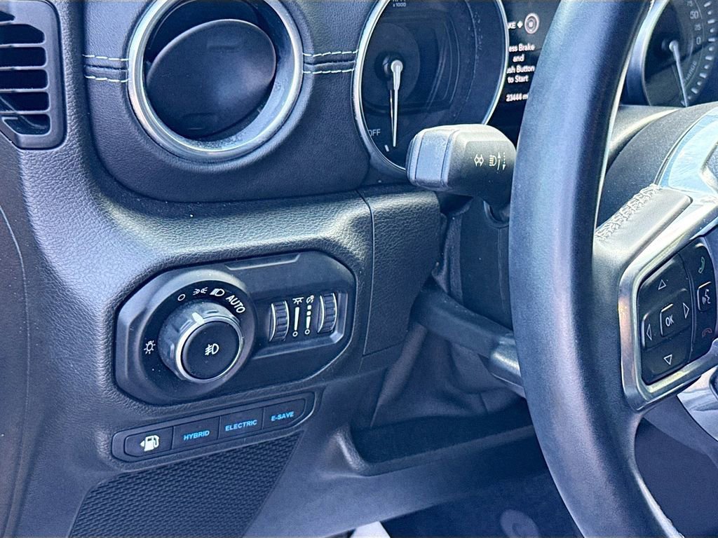 Used 2021 Jeep Wrangler Unlimited Sahara image 11