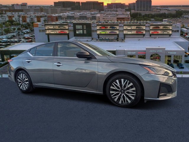 Used 2024 Nissan Altima 2.5 SV