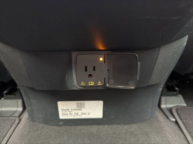 Certified 2025 Ford Expedition Active image 22