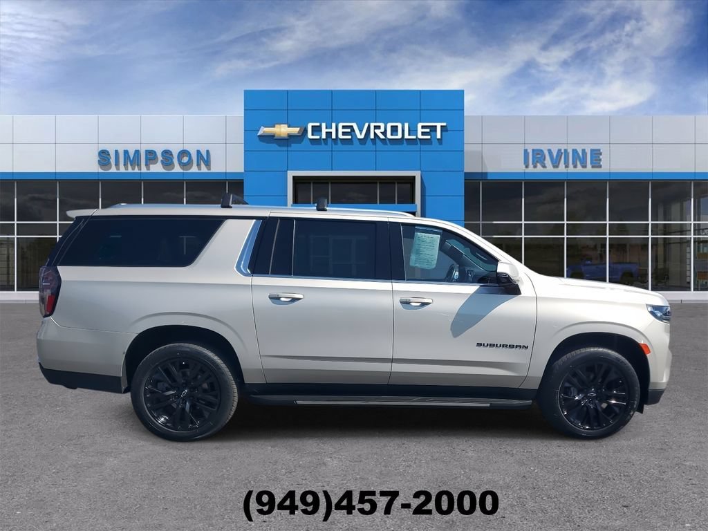 Used 2023 Chevrolet Suburban LT w/ Luxury Package AWD/4WD image 9