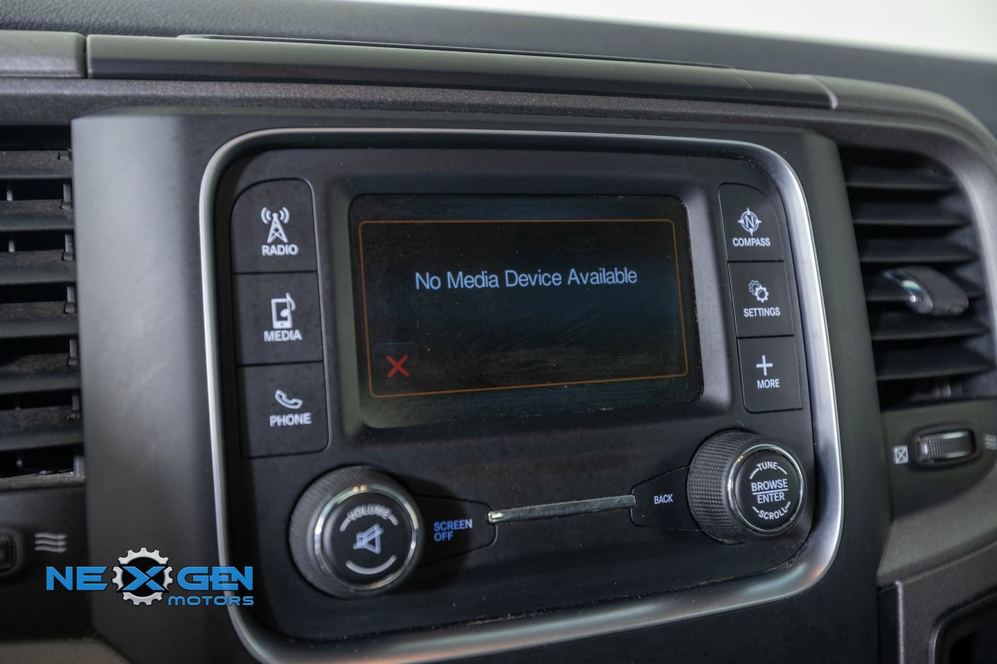 Used 2018 RAM 1500 Express w/ Express Value Package AWD/4WD image 19