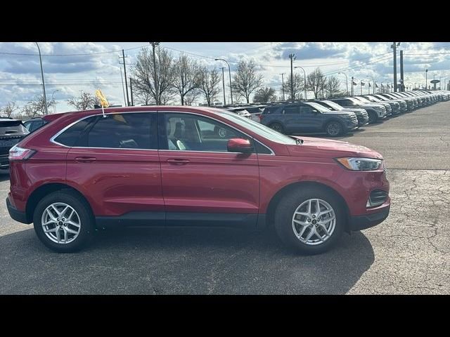 Certified 2023 Ford Edge SEL w/ Convenience Package AWD/4WD image 3