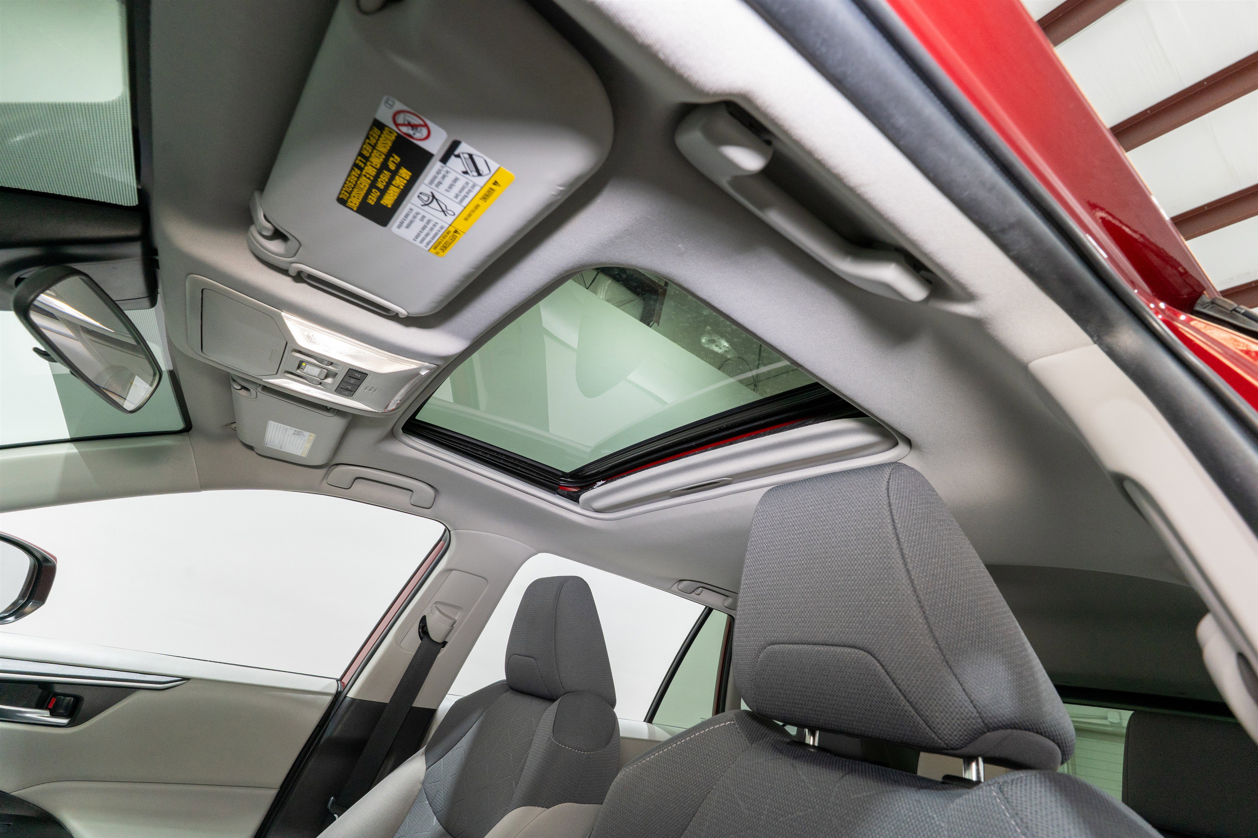 Used 2022 Toyota RAV4 XLE w/ Convenience Package image 16