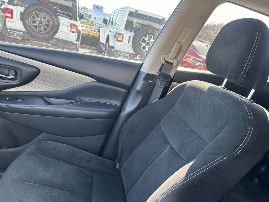 Used 2018 Nissan Murano SV image 15